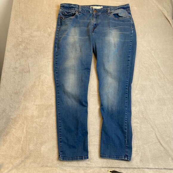 Levis Womans Jeans Size 18W 34x32 Distressed Blue Denim Comfortable Mid Rise - Picture 16 of 16